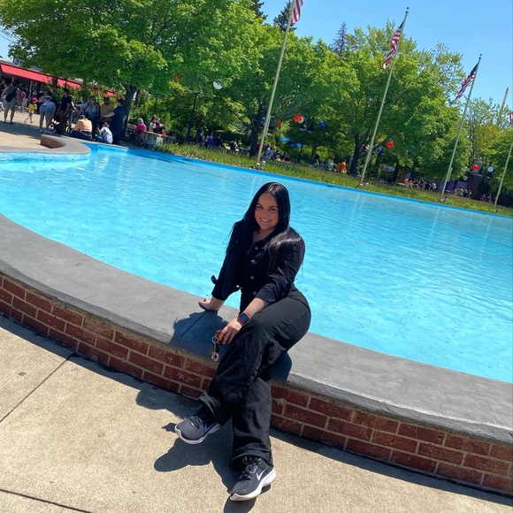 Meet your Posher, Diane - Picture 2 of 3